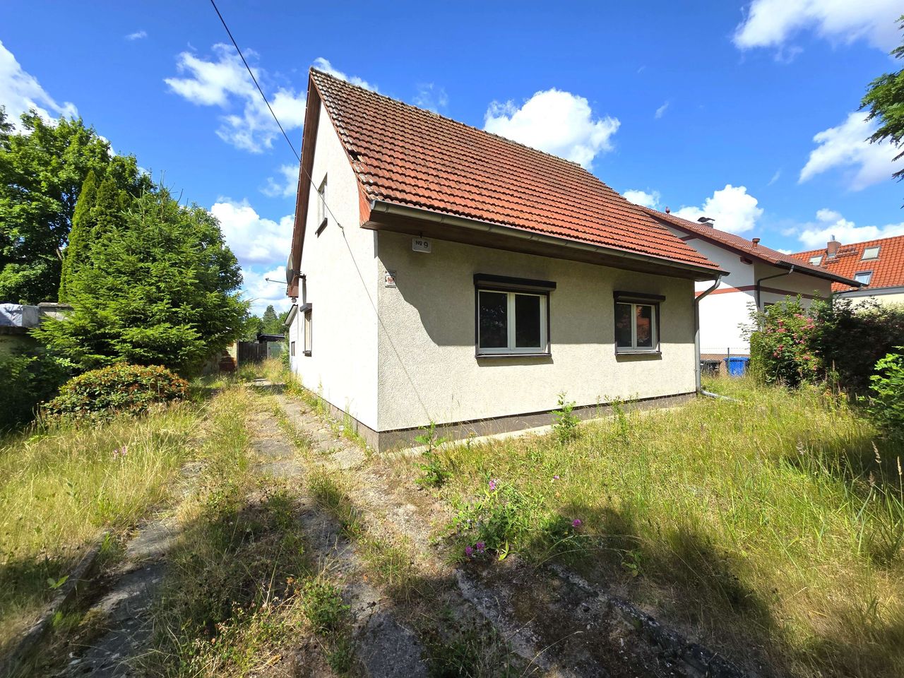 Einfamilienhaus Straßenansicht
