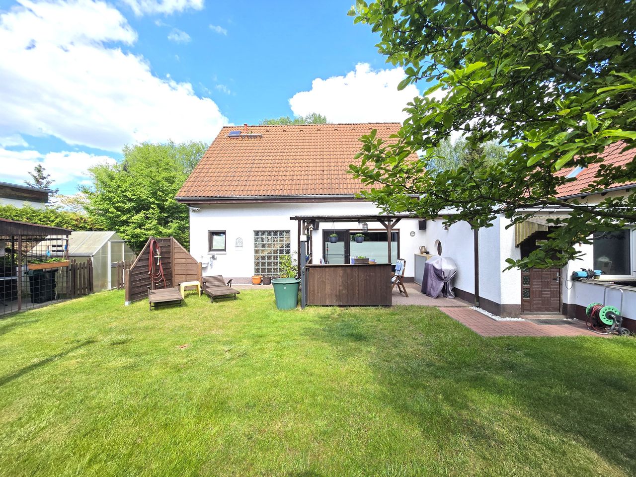Einfamilienhaus mit Garten