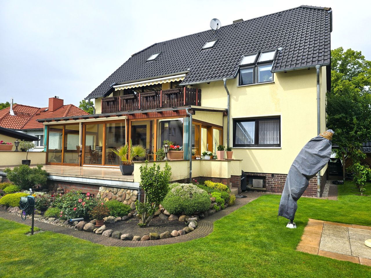 Haus Gartenansicht