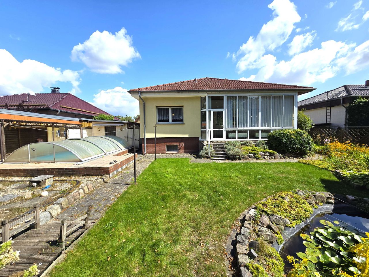 Einfamilienhaus mit Pool